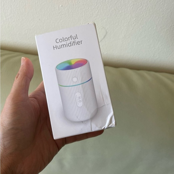 Colorful Humidifier with LED Light - Picture 2 of 7